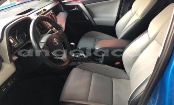 Comprar Usado Toyota RAV4 Azul Carro em Luena em Moxico Comprar Usado Toyota RAV4 Azul Carro em Luena em Moxico