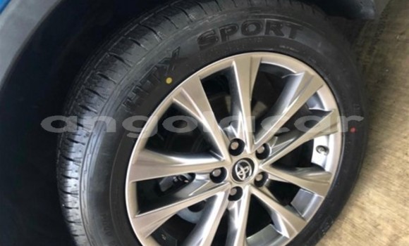 Comprar Usado Toyota RAV4 Azul Carro em Luena em Moxico Comprar Usado Toyota RAV4 Azul Carro em Luena em Moxico