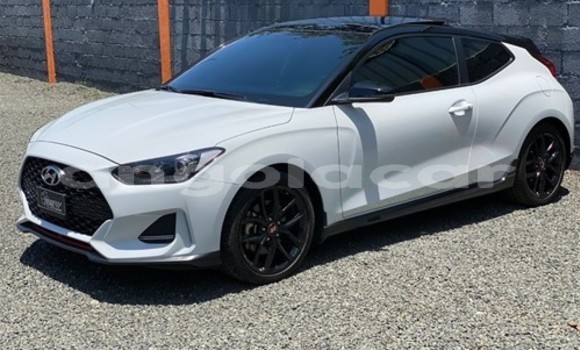 Buy Used Hyundai Veloster White Car in Luena in Moxico Buy Used Hyundai Veloster White Car in Luena in Moxico