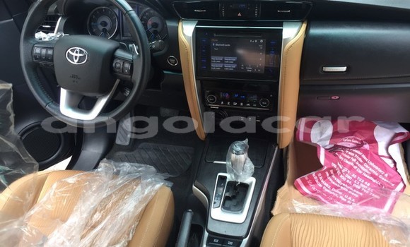 Comprar Usado Toyota Fortuner Preto Carro em N'zeto em Zaire Comprar Usado Toyota Fortuner Preto Carro em N'zeto em Zaire