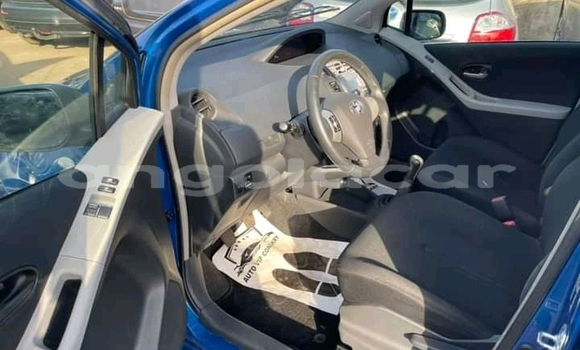Comprar Usado Toyota Yaris Azul Carro em N'zeto em Zaire Comprar Usado Toyota Yaris Azul Carro em N'zeto em Zaire
