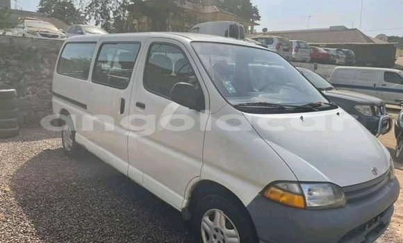 Buy Used Toyota Commuter White Car in N'zeto in Zaire