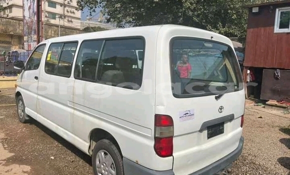 Comprar Usado Toyota Commuter Branco Carro em N'zeto em Zaire Comprar Usado Toyota Commuter Branco Carro em N'zeto em Zaire