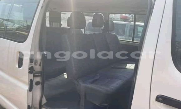 Comprar Usado Toyota Commuter Branco Carro em N'zeto em Zaire Comprar Usado Toyota Commuter Branco Carro em N'zeto em Zaire