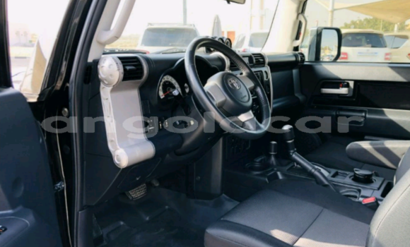 Buy Used Toyota FJ Cruiser Black Car in Luanda in Luanda Province Buy Used Toyota FJ Cruiser Black Car in Luanda in Luanda Province