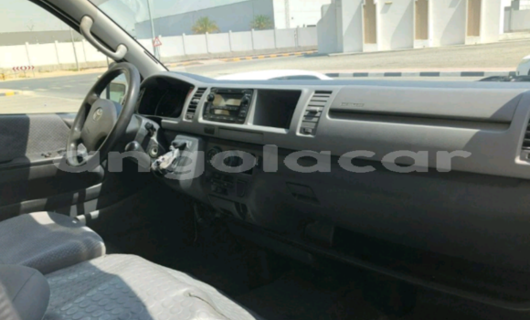 Buy Used Toyota Hiace White Car in Luanda in Luanda Province Buy Used Toyota Hiace White Car in Luanda in Luanda Province