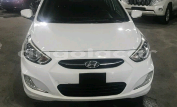 Acheter Occasion Voiture Hyundai Accent Blanc à Luanda, Province de Luanda Acheter Occasion Voiture Hyundai Accent Blanc à Luanda, Province de Luanda