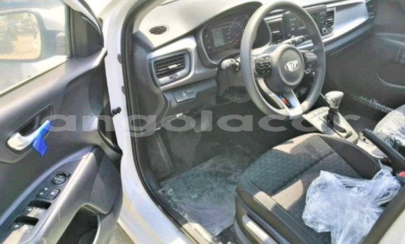 Comprar Usado Kia rio Branco Carro em Luanda em Luanda Province Comprar Usado Kia rio Branco Carro em Luanda em Luanda Province