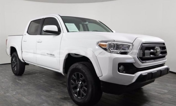 Buy Used Toyota Tacoma White Car in Namibe in Namibe Province Buy Used Toyota Tacoma White Car in Namibe in Namibe Province