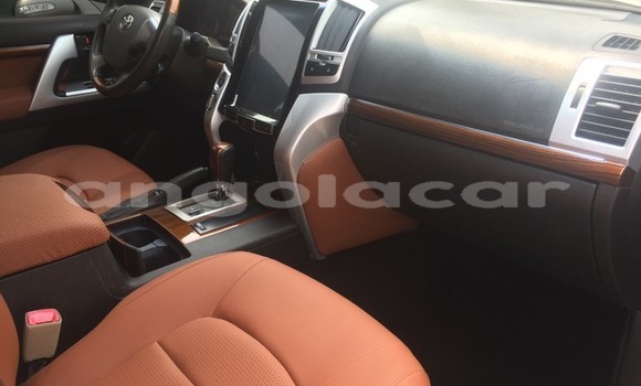 Comprar Usado Toyota Land Cruiser Prata Carro em Luena em Moxico Comprar Usado Toyota Land Cruiser Prata Carro em Luena em Moxico