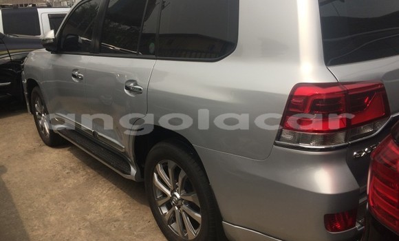 Comprar Usado Toyota Land Cruiser Prata Carro em Luena em Moxico Comprar Usado Toyota Land Cruiser Prata Carro em Luena em Moxico