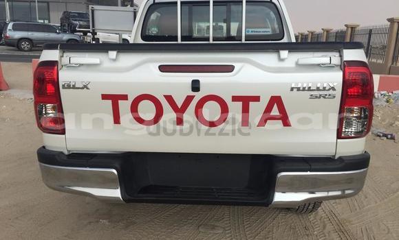 Buy Used Toyota Hilux White Car in Luena in Moxico Buy Used Toyota Hilux White Car in Luena in Moxico