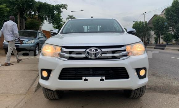Acheter Occasion Voiture Toyota Hilux Blanc à Luena, Moxico