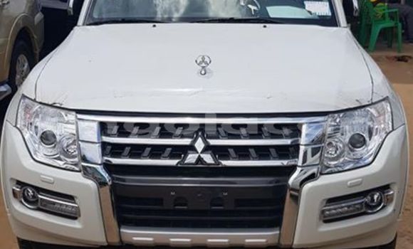 Acheter Occasion Voiture Mitsubishi Pajero Blanc à Luanda, Province de Luanda