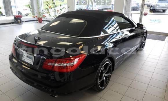Comprar Novo Mercedes-Benz E–Class Preto Carro em Luanda em Luanda Province Comprar Novo Mercedes-Benz E–Class Preto Carro em Luanda em Luanda Province