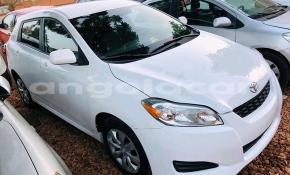 Comprar Usado Toyota Matrix Branco Carro em Malanje em Malanje Province Comprar Usado Toyota Matrix Branco Carro em Malanje em Malanje Province