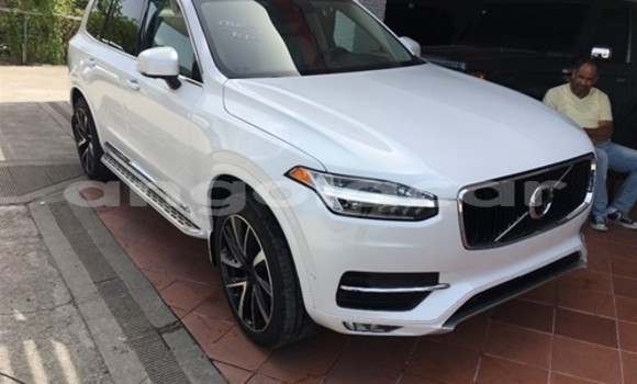 Acheter Occasion Voiture Volvo XC90 Blanc à Luanda, Province de Luanda Acheter Occasion Voiture Volvo XC90 Blanc à Luanda, Province de Luanda