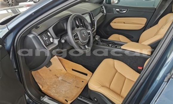Comprar Usado Volvo XC60 Branco Carro em Luanda em Luanda Province Comprar Usado Volvo XC60 Branco Carro em Luanda em Luanda Province