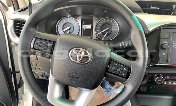 Comprar Novo Toyota Hilux Branco Carro em Import - Dubai em Bengo Province Comprar Novo Toyota Hilux Branco Carro em Import - Dubai em Bengo Province