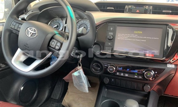 Comprar Novo Toyota Hilux Branco Carro em Import - Dubai em Bengo Province Comprar Novo Toyota Hilux Branco Carro em Import - Dubai em Bengo Province