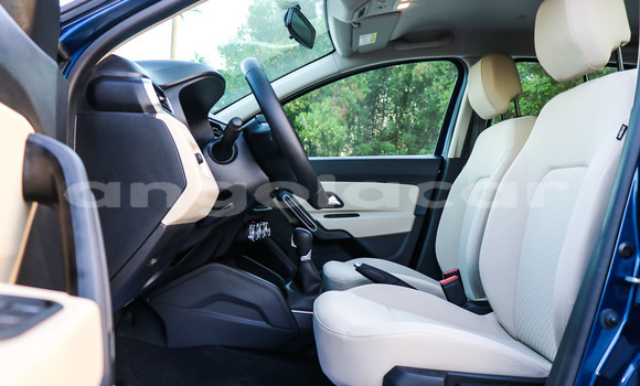 Buy New Renault Duster Blue Car in Luanda in Luanda Province Buy New Renault Duster Blue Car in Luanda in Luanda Province