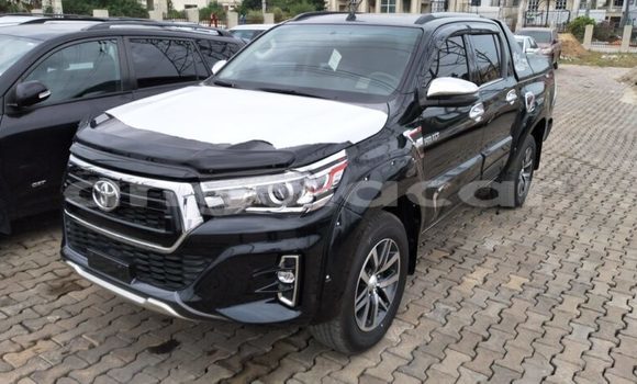 Buy Used Toyota Hilux Black Car in Luanda in Luanda Province