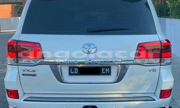 Acheter Occasion Voiture Toyota Land Cruiser Blanc à Luanda, Province de Luanda Acheter Occasion Voiture Toyota Land Cruiser Blanc à Luanda, Province de Luanda