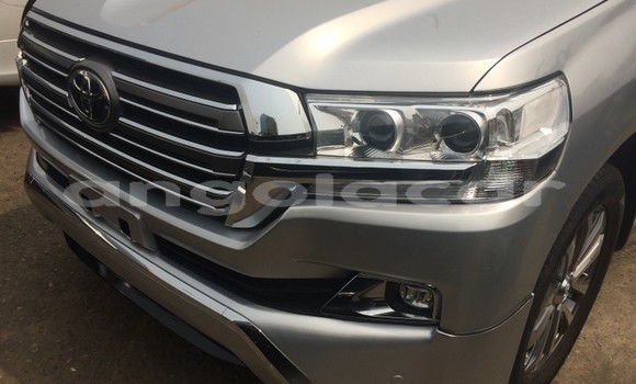 Comprar Usado Toyota Land Cruiser Prata Carro em Luena em Moxico Comprar Usado Toyota Land Cruiser Prata Carro em Luena em Moxico