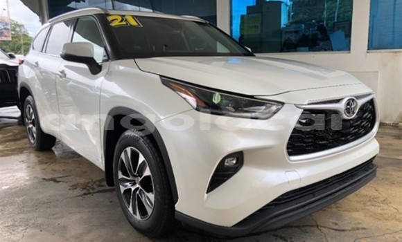 Acheter Occasion Voiture Toyota Highlander Blanc à Luena, Moxico Acheter Occasion Voiture Toyota Highlander Blanc à Luena, Moxico