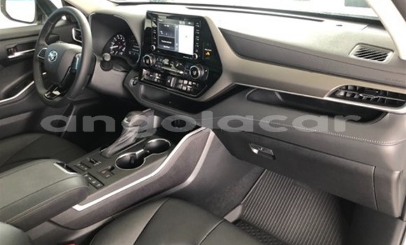 Buy Used Toyota Highlander White Car in Luena in Moxico Buy Used Toyota Highlander White Car in Luena in Moxico