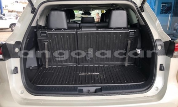 Buy Used Toyota Highlander White Car in Luena in Moxico Buy Used Toyota Highlander White Car in Luena in Moxico