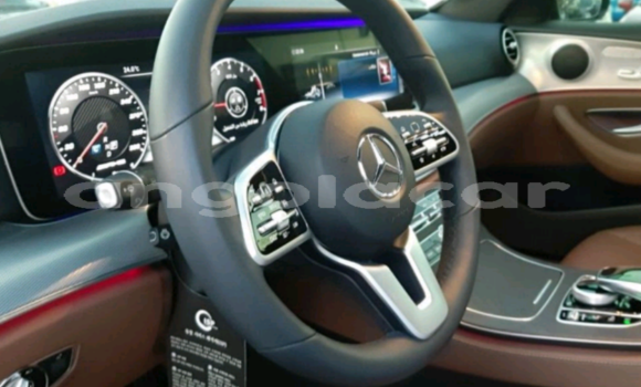 Comprar Usado Mercedes-Benz 250 Branco Carro em Luanda em Luanda Province Comprar Usado Mercedes-Benz 250 Branco Carro em Luanda em Luanda Province