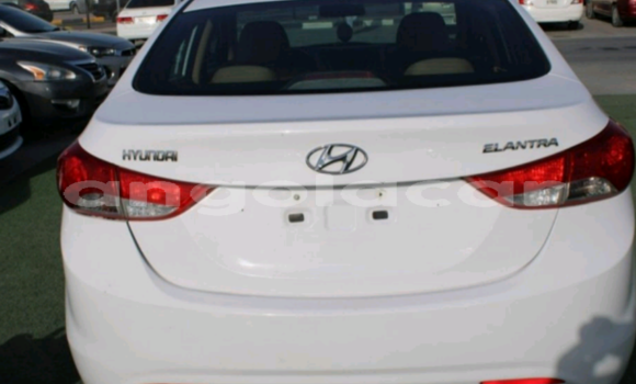 Buy Used Hyundai Elantra White Car in Luanda in Luanda Province Buy Used Hyundai Elantra White Car in Luanda in Luanda Province