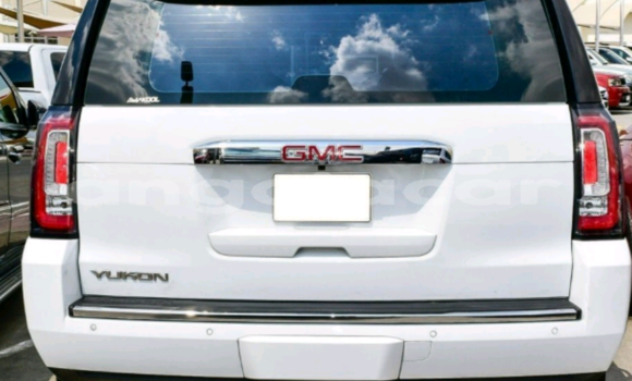 Comprar Usado GMC Yukon Branco Carro em Luanda em Luanda Province Comprar Usado GMC Yukon Branco Carro em Luanda em Luanda Province