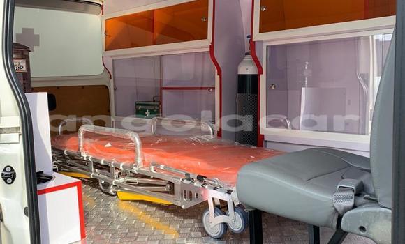 Comprar Usado Toyota Hiace Branco Carro em Moçâmedes em Namibe Province Comprar Usado Toyota Hiace Branco Carro em Moçâmedes em Namibe Province