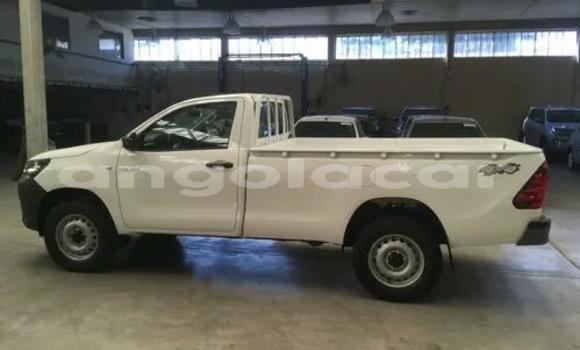 Comprar Usado Toyota Hilux Branco Carro em Benguela em Benguela Comprar Usado Toyota Hilux Branco Carro em Benguela em Benguela