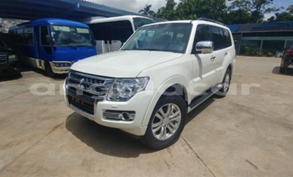 Comprar Usado Mitsubishi Pajero Branco Carro em Luanda em Luanda Province Comprar Usado Mitsubishi Pajero Branco Carro em Luanda em Luanda Province