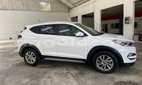 Buy Used Hyundai Tucson White Car in N'zeto in Zaire Buy Used Hyundai Tucson White Car in N'zeto in Zaire
