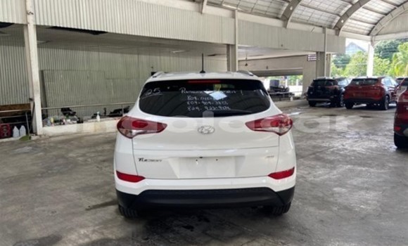 Buy Used Hyundai Tucson White Car in N'zeto in Zaire Buy Used Hyundai Tucson White Car in N'zeto in Zaire