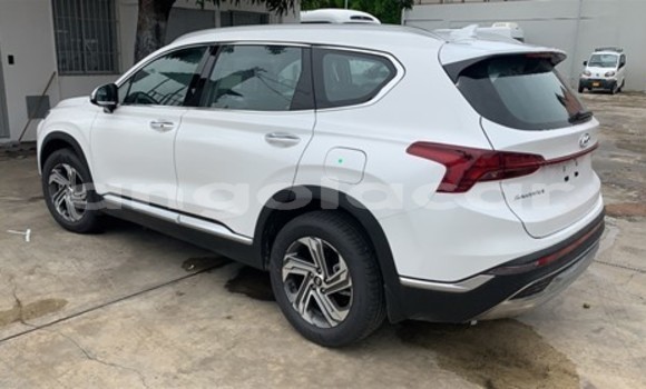 Acheter Occasion Voiture Hyundai Santa Fe Blanc à N'zeto, Zaïre Acheter Occasion Voiture Hyundai Santa Fe Blanc à N'zeto, Zaïre