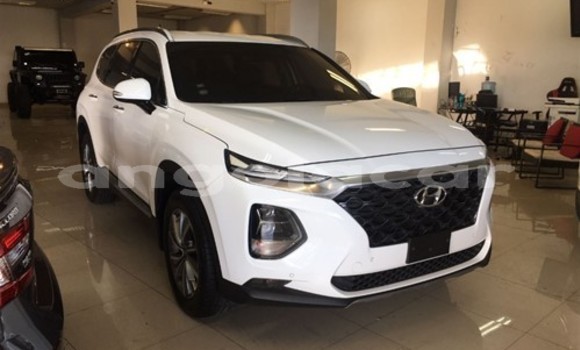 Comprar Usado Hyundai Santa Fe Branco Carro em Luanda em Luanda Province