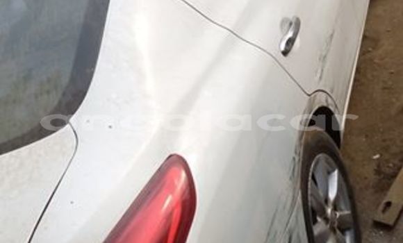 Acheter Occasion Voiture Nissan Almera Blanc à Luanda, Province de Luanda
