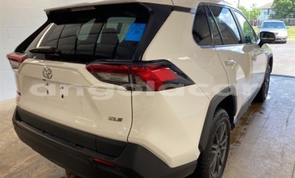 Acheter Occasion Voiture Toyota RAV4 Blanc à Luanda, Province de Luanda Acheter Occasion Voiture Toyota RAV4 Blanc à Luanda, Province de Luanda