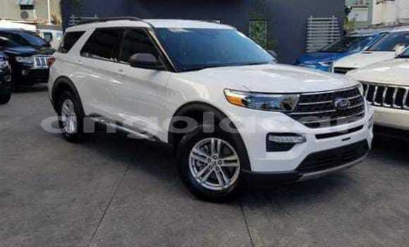 Acheter Occasion Voiture Ford Explorer Blanc à N'zeto, Zaïre Acheter Occasion Voiture Ford Explorer Blanc à N'zeto, Zaïre