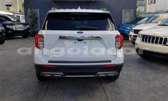 Acheter Occasion Voiture Ford Explorer Blanc à N'zeto, Zaïre Acheter Occasion Voiture Ford Explorer Blanc à N'zeto, Zaïre