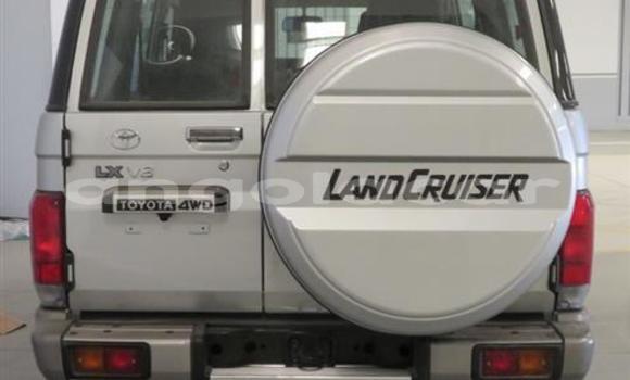 Acheter Occasion Voiture Toyota Land Cruiser Gris à Soyo, Zaïre Acheter Occasion Voiture Toyota Land Cruiser Gris à Soyo, Zaïre