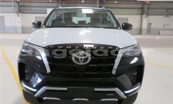 Comprar Usado Toyota Fortuner Preto Carro em Soyo em Zaire Comprar Usado Toyota Fortuner Preto Carro em Soyo em Zaire