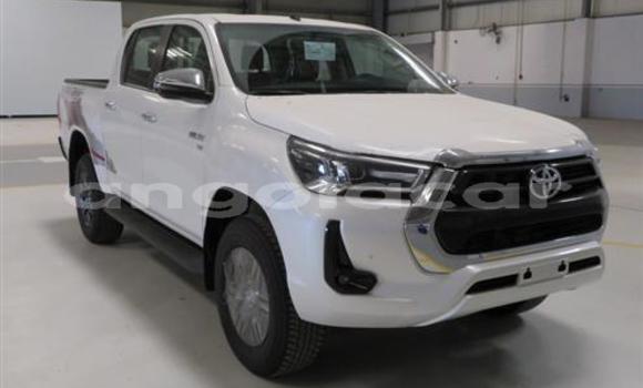 Acheter Neuf Voiture Toyota Hilux Blanc à Luena, Moxico