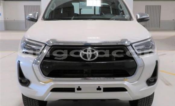 Acheter Neuf Voiture Toyota Hilux Blanc à Luena, Moxico Acheter Neuf Voiture Toyota Hilux Blanc à Luena, Moxico