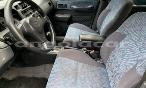 Comprar Usado Toyota RAV4 Outro Carro em Soyo em Zaire Comprar Usado Toyota RAV4 Outro Carro em Soyo em Zaire